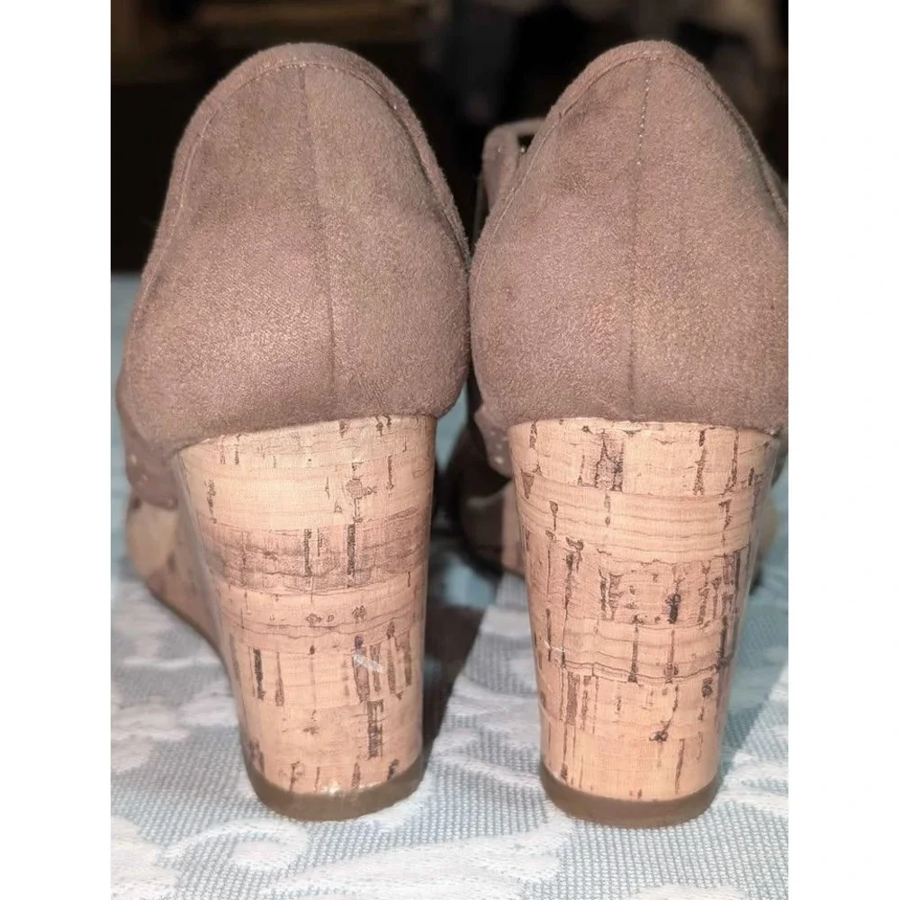 LifeStride Hinx 2 Taupe Cork Wedge Sandals‎ Peep Toe Cutout 6.5M